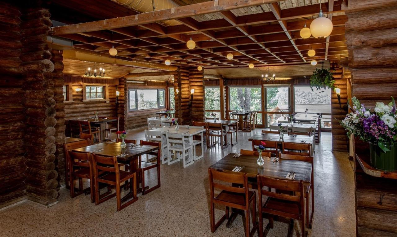 Logos Hotel In Yad Hashmona Екстериор снимка