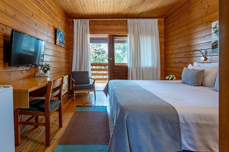 Logos Hotel In Yad Hashmona Екстериор снимка