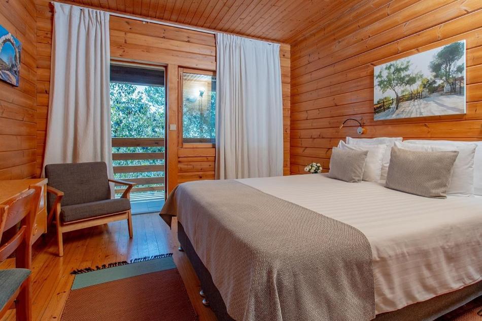 Logos Hotel In Yad Hashmona Екстериор снимка