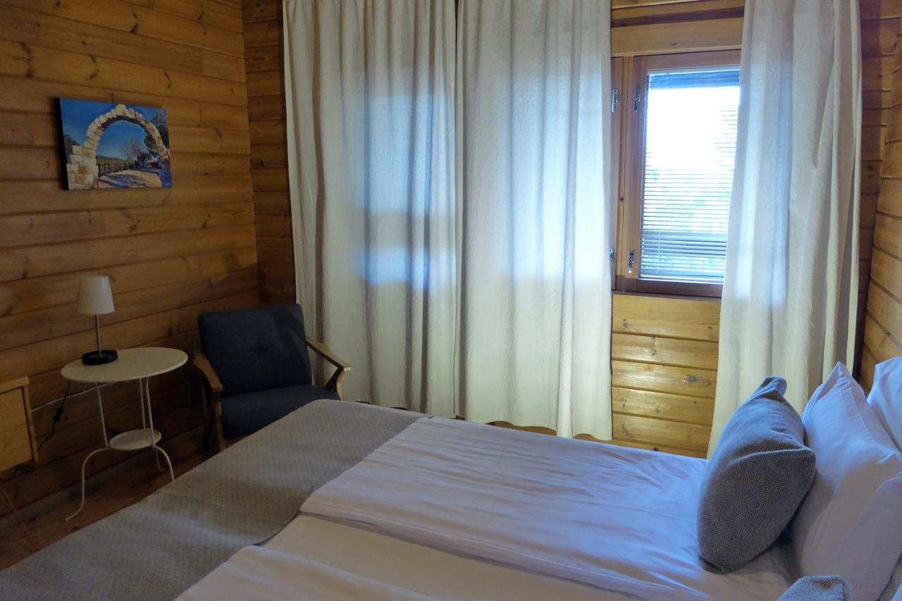 Logos Hotel In Yad Hashmona Екстериор снимка